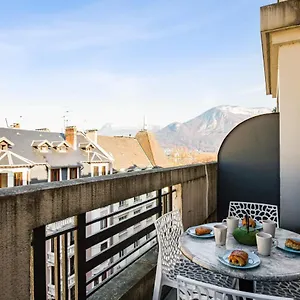 very-nice-flat-with-terrace-in-the-heart-of-annecy-old.hotels-rhonealpes.com/