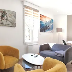 joli-appartement-renove-avec-terrasse.hotels-rhonealpes.com/